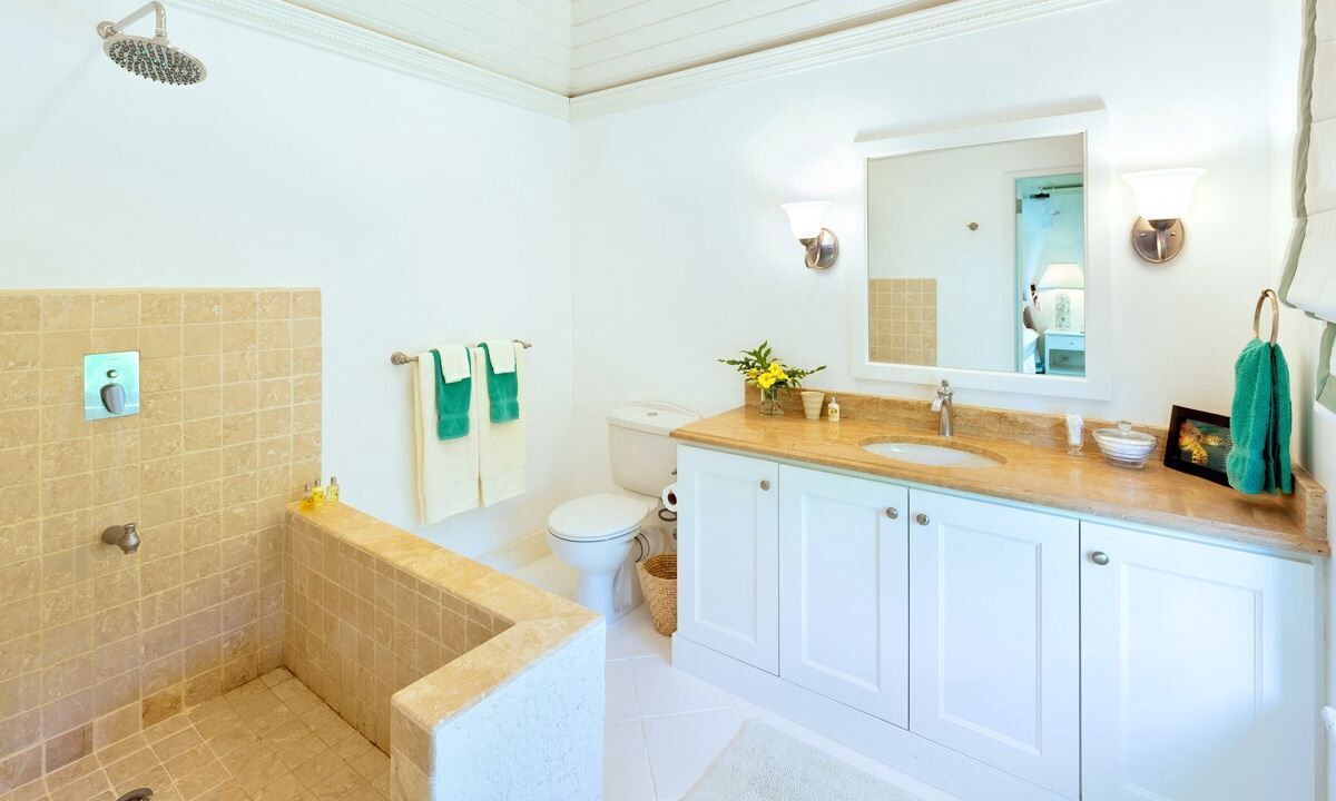 Photo of Bathroom in Clinketts