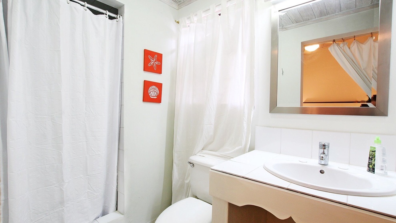 Photo of Bathroom in Porters
