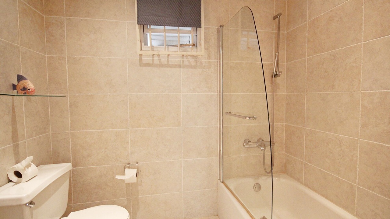 Photo of Bathroom in Porters