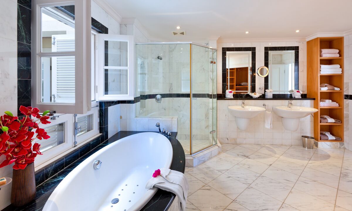 Photo of Bathroom in Schooner Bay