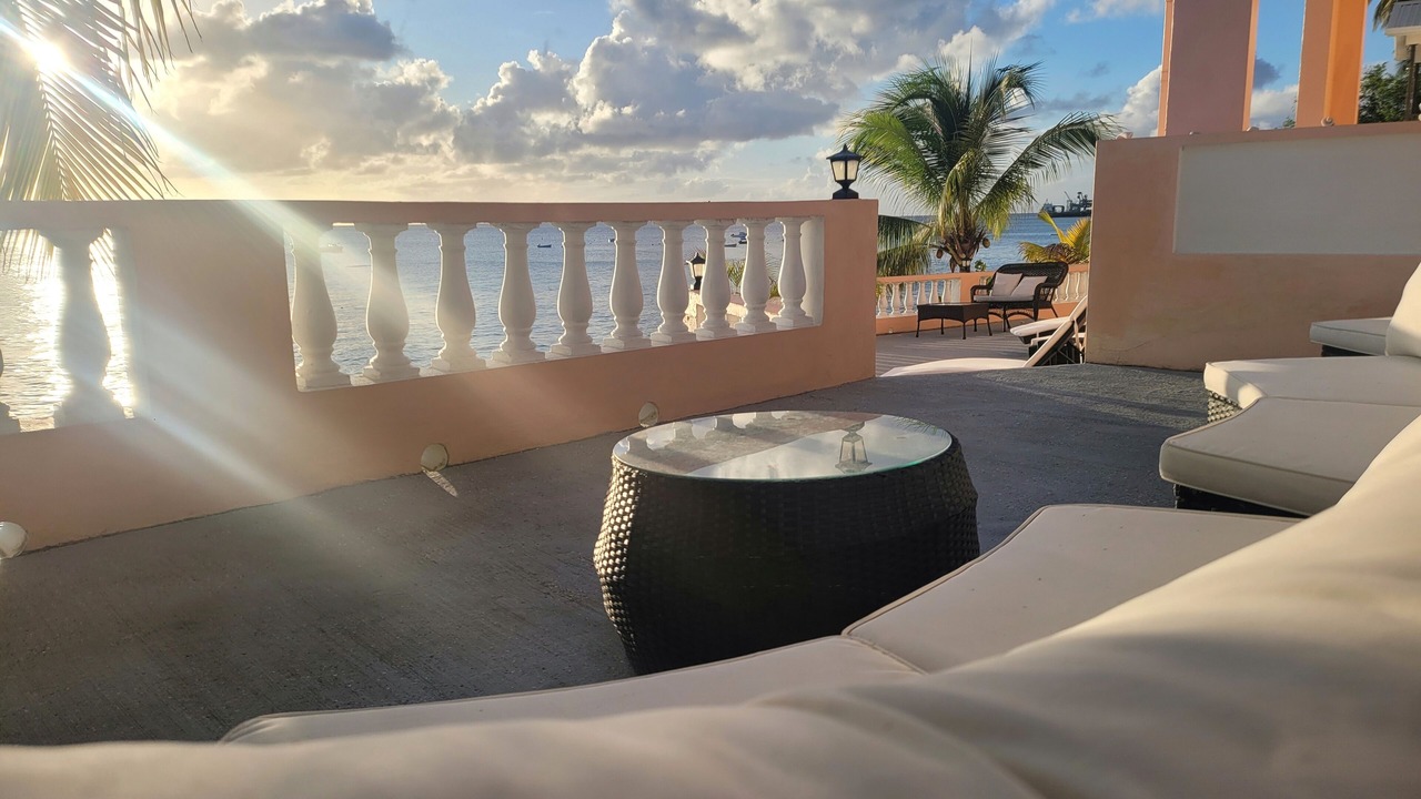 Photo of Patio Balcony in Clinketts