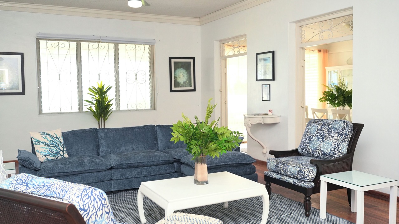 Photo of Bedroom in Oistins