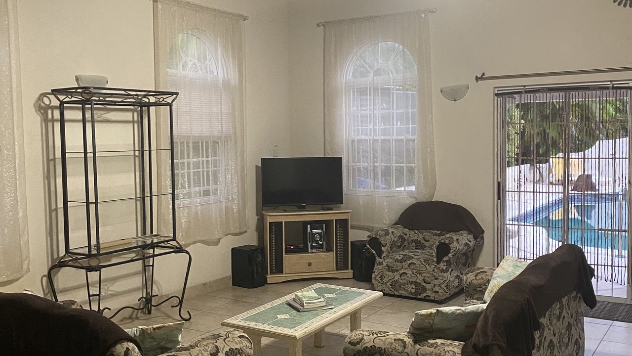 Photo of Livingroom in Halcyon Heights