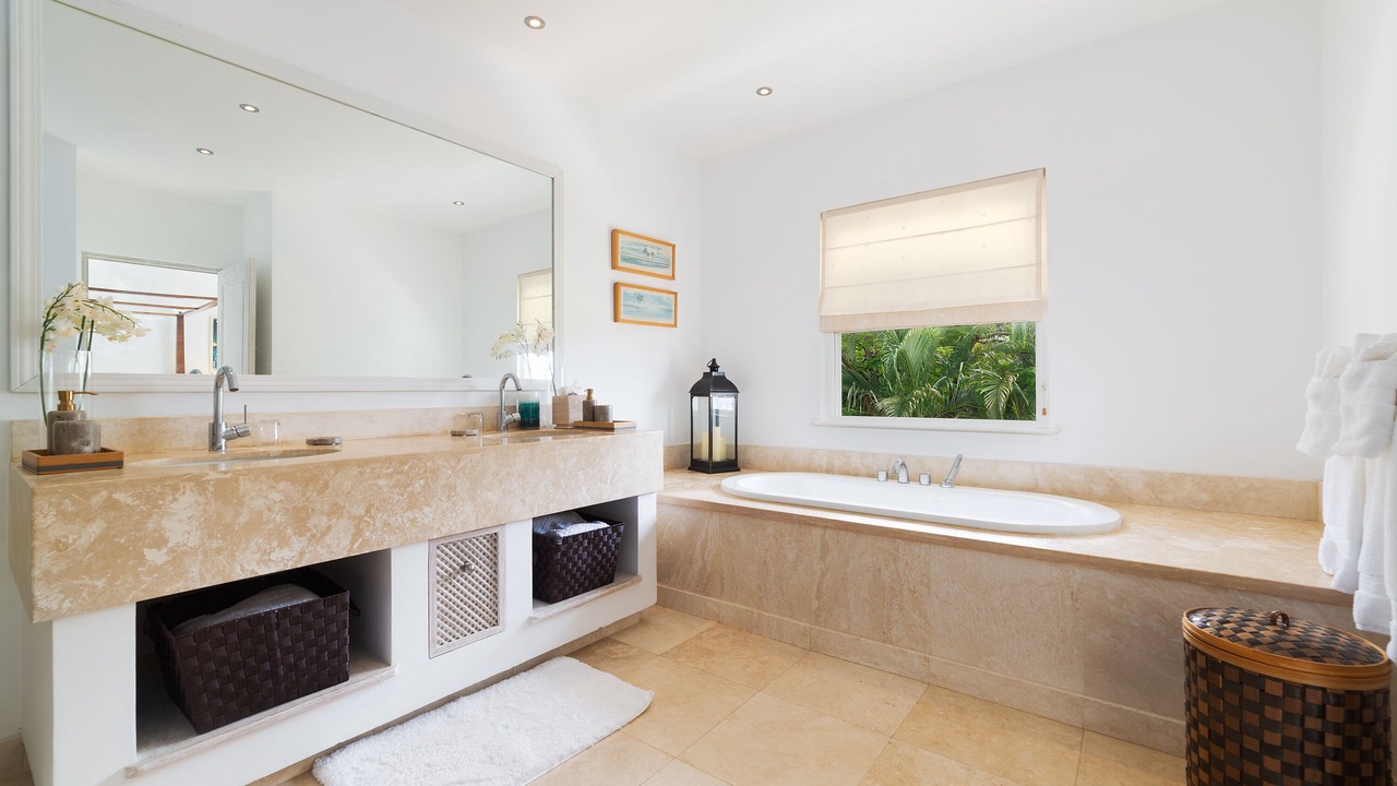 Photo of Bathroom in Little Battaleys