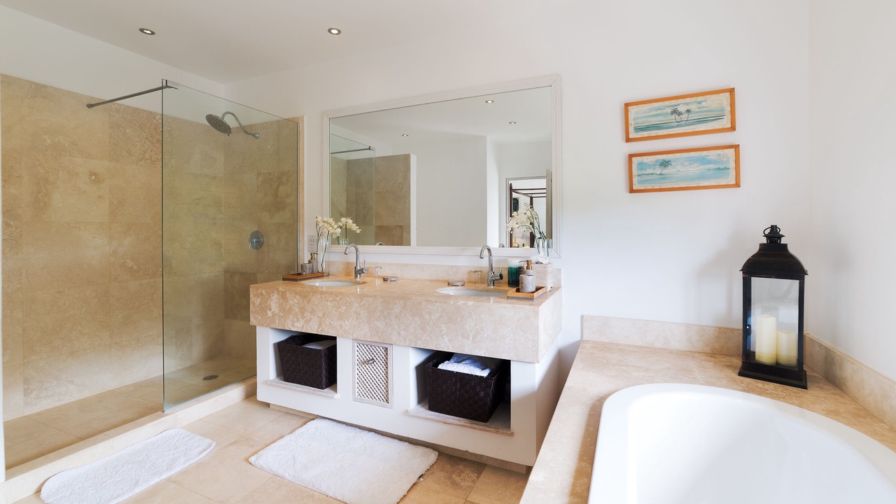Photo of Bathroom in Little Battaleys