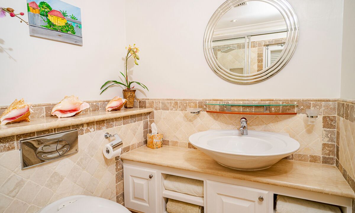 Photo of Bathroom in Schooner Bay