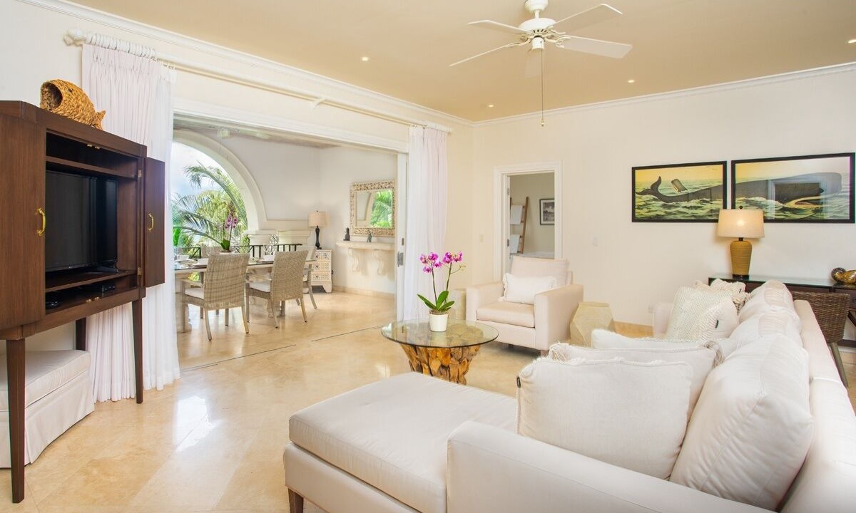 Photo of Livingroom in Schooner Bay