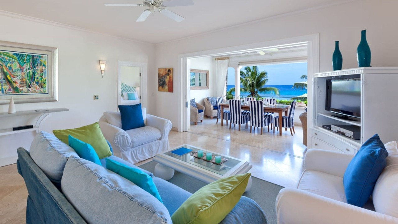 Photo of Livingroom in Schooner Bay
