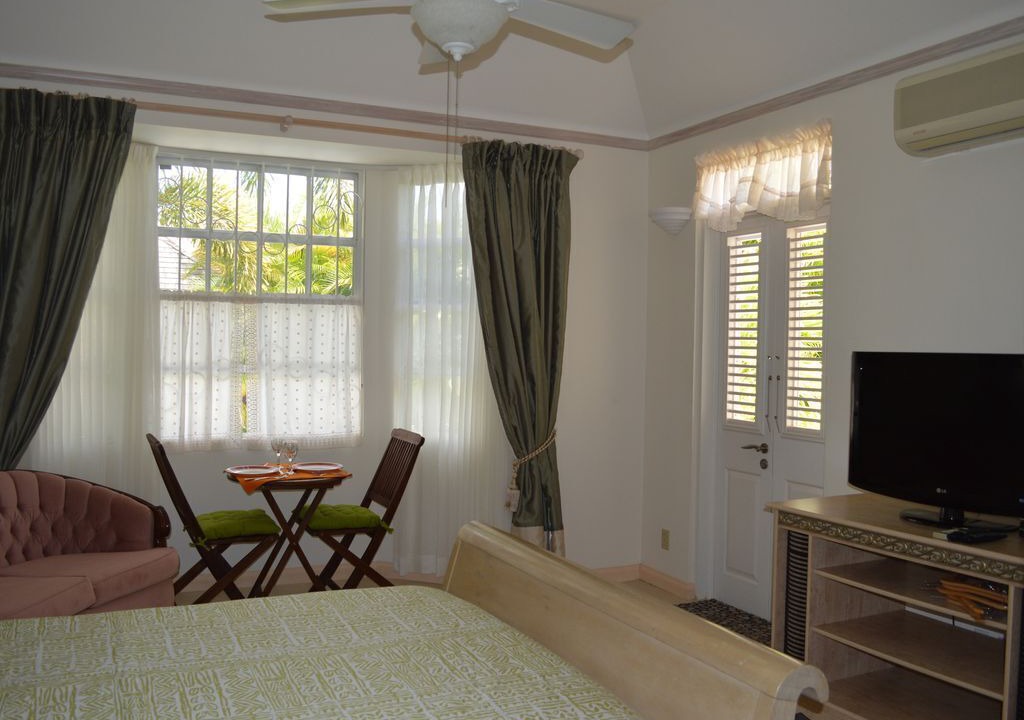 Photo of Bedroom in Marine Gardens