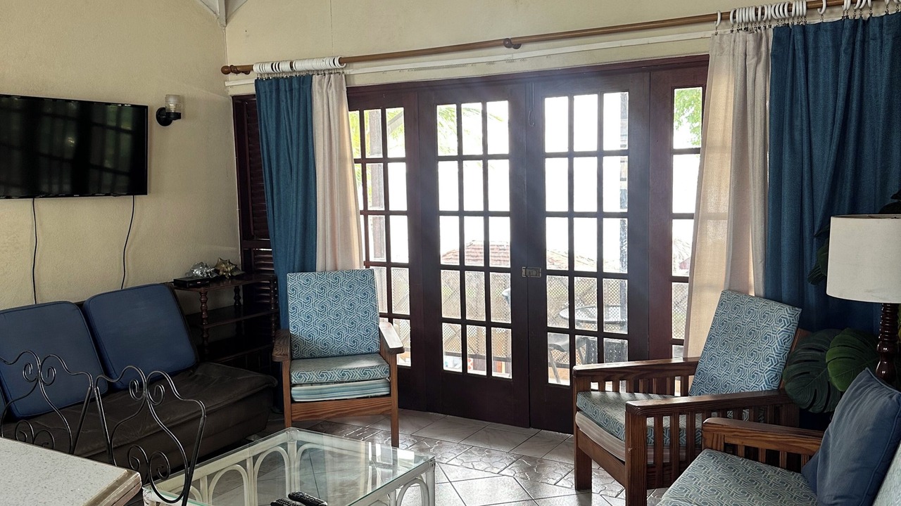 Photo of Livingroom in Holder's Hill