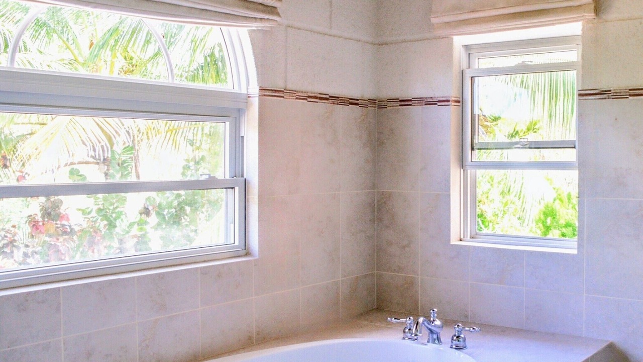 Photo of Bathroom in Porters
