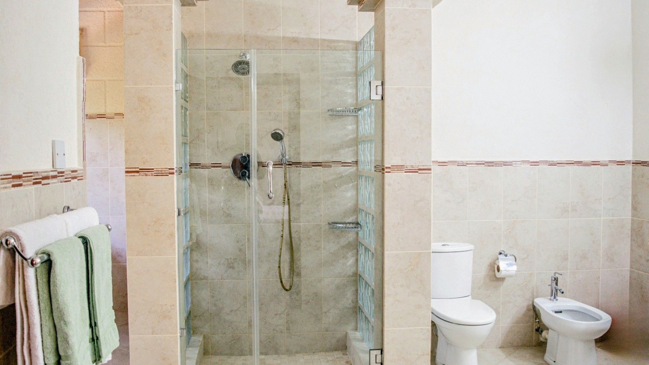 Photo of Bathroom in Porters