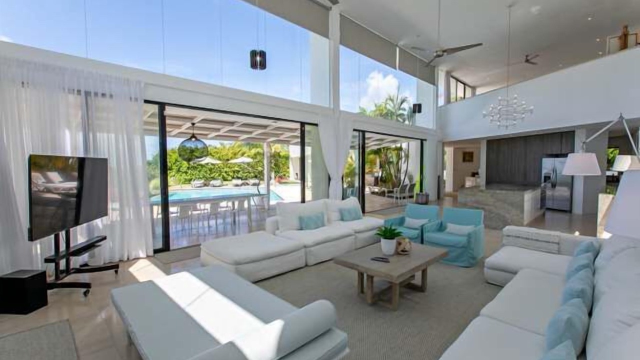 Photo of Livingroom in Weston