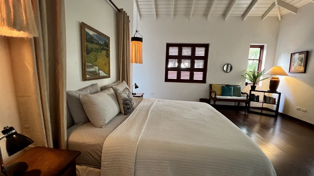 Photo of Bedroom in White Hall