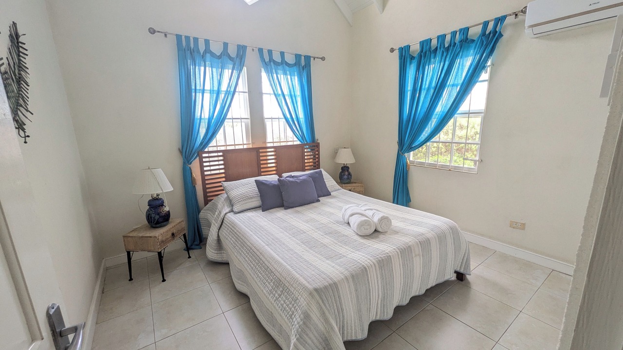 Photo of Bedroom in Apple Hall