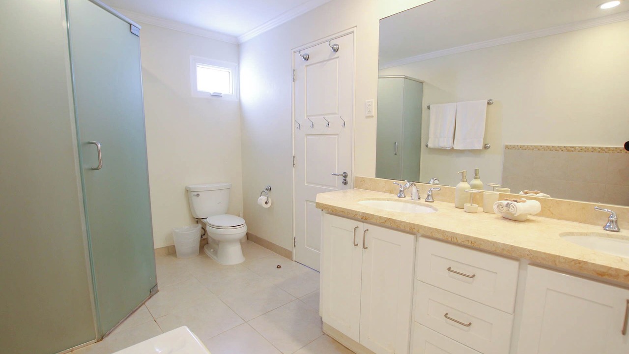 Photo of Bathroom in Saint Matthias