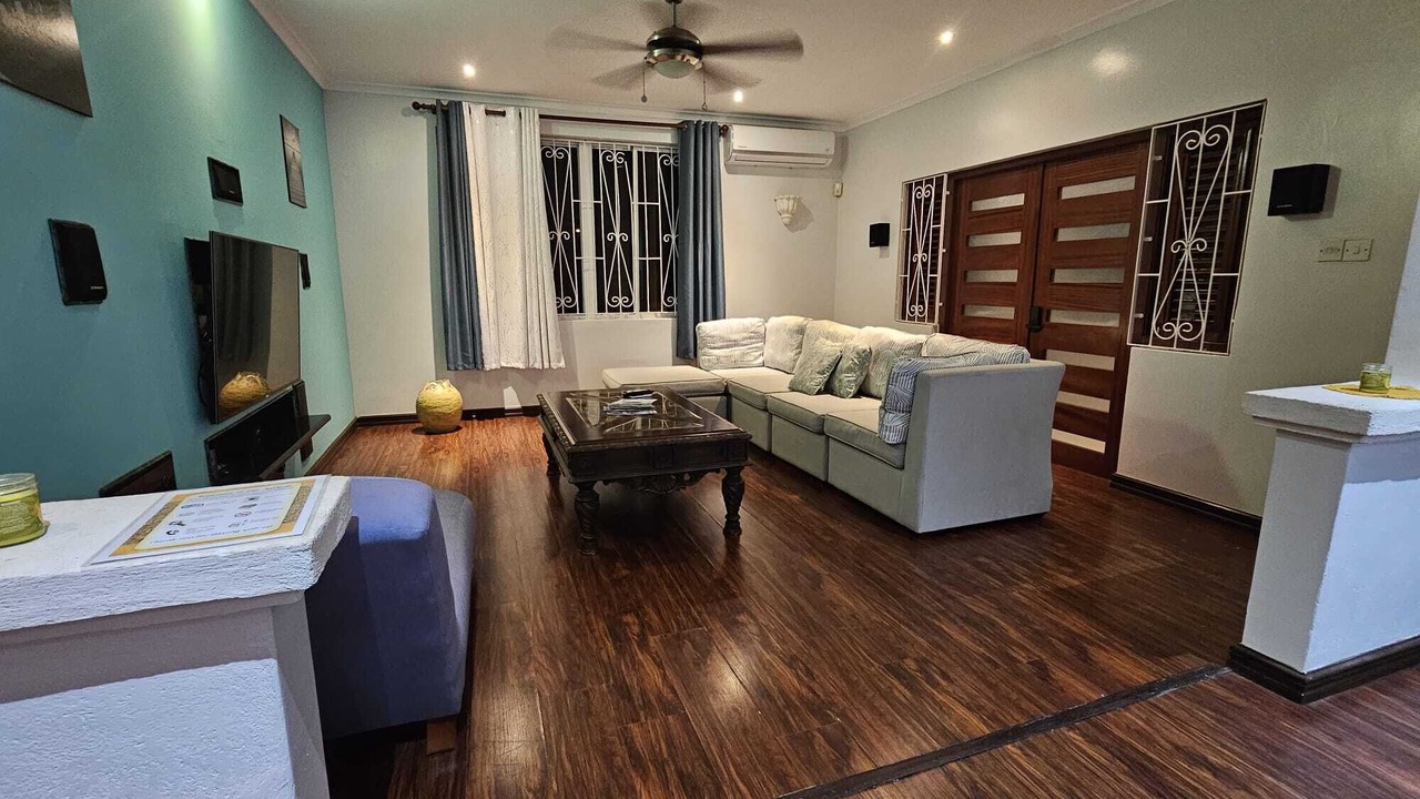 Photo of Livingroom in Mullins
