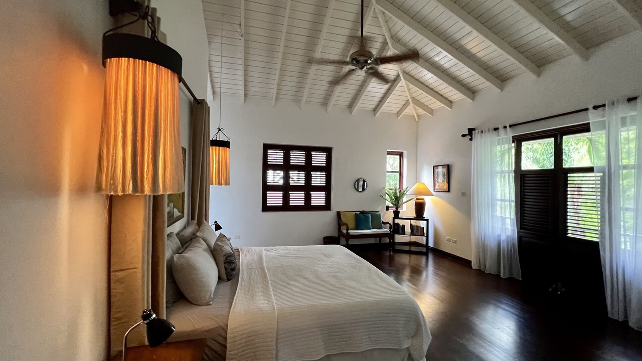 Photo of Bedroom in White Hall