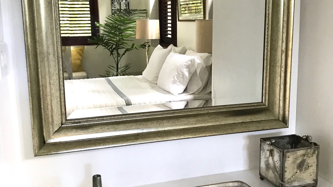 Photo of Bathroom in White Hall