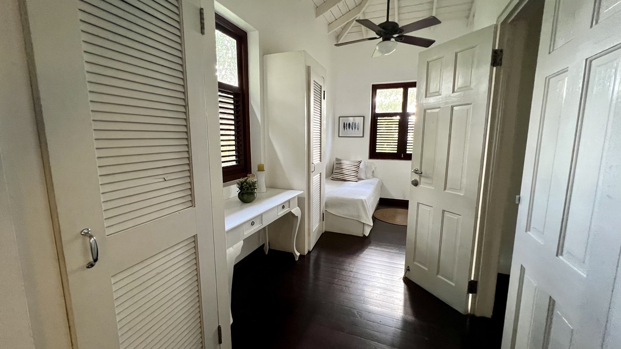 Photo of Bedroom in White Hall