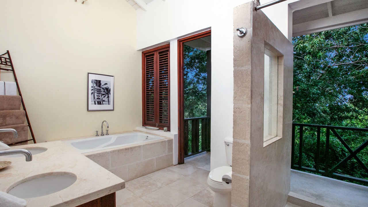 Photo of Bathroom in White Hall