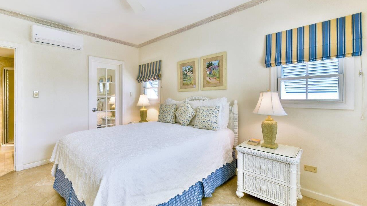 Photo of Bedroom in Oistins