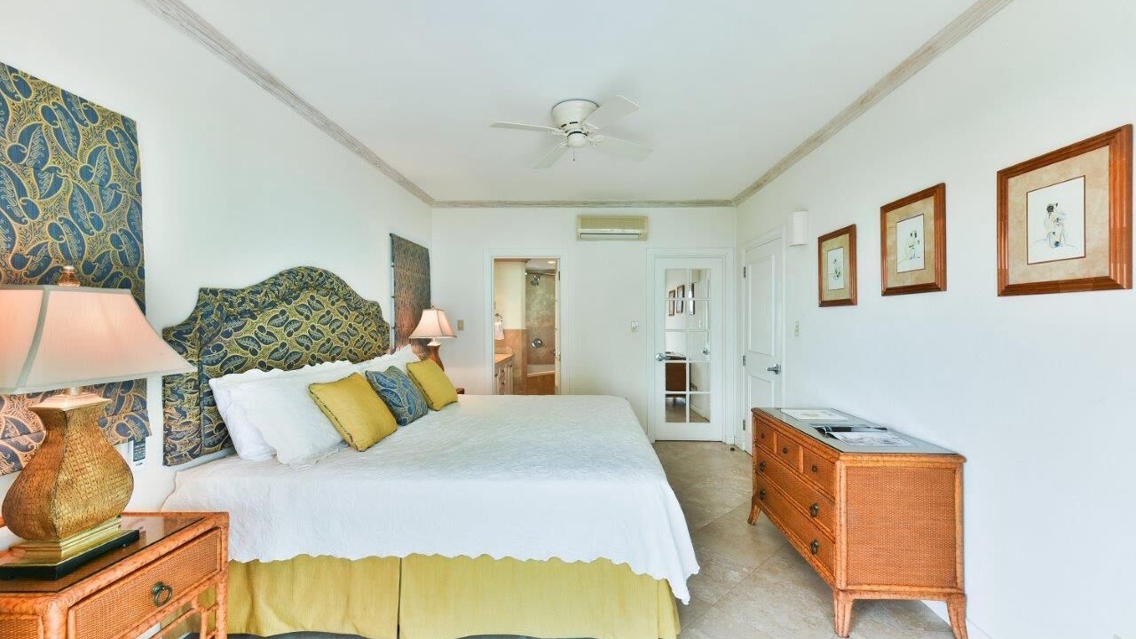 Photo of Bedroom in Oistins