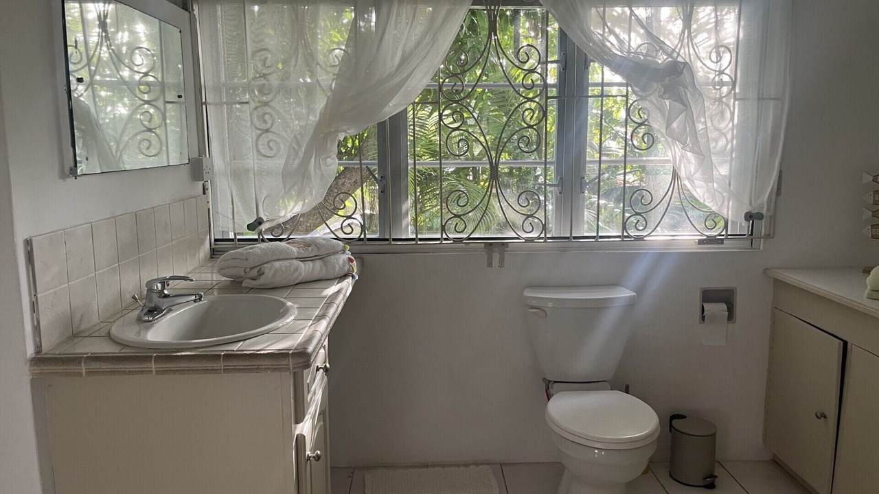 Photo of Bathroom in Porters
