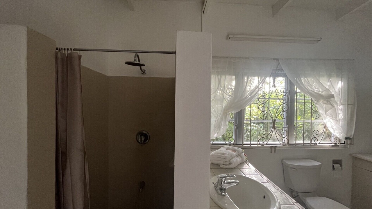 Photo of Bathroom in Porters