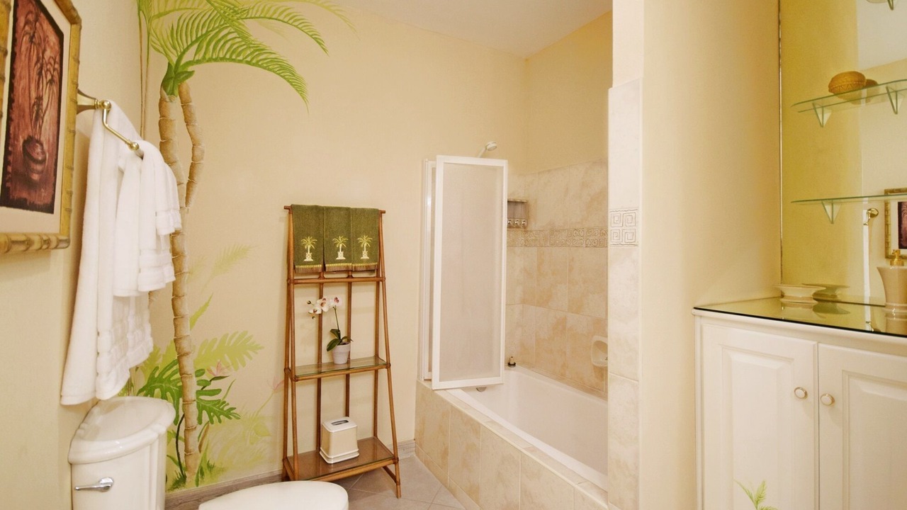 Photo of Bathroom in Marine Gardens