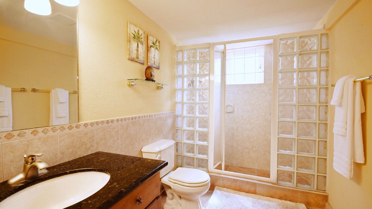 Photo of Bathroom in Marine Gardens
