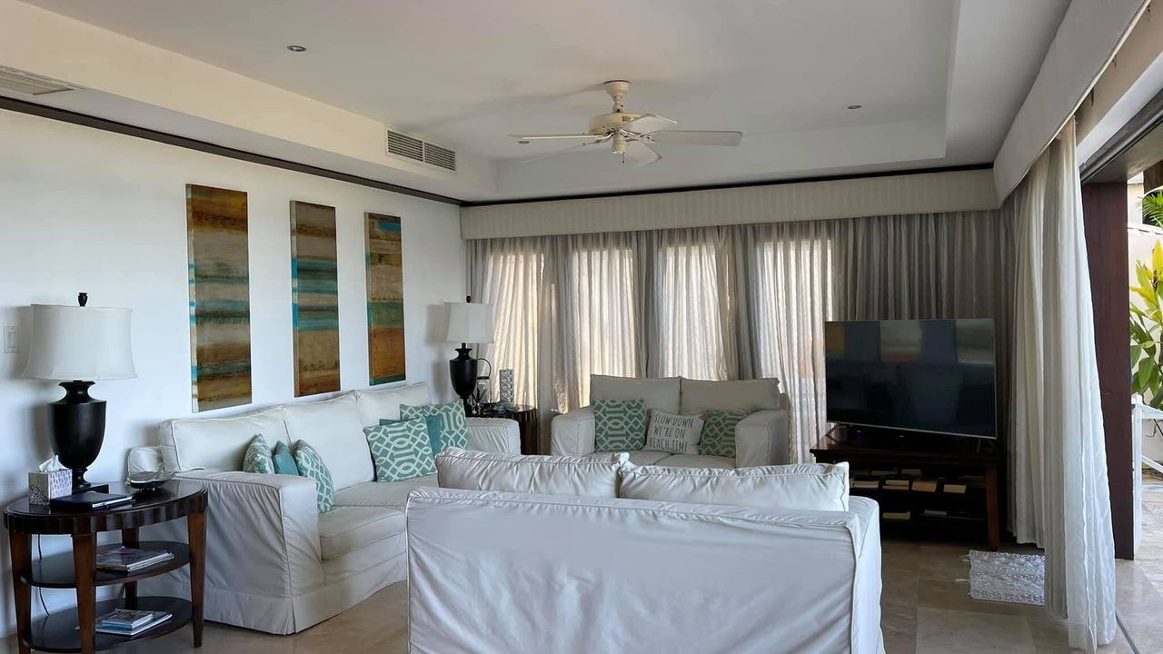 Photo of Livingroom in Old Trees Bay