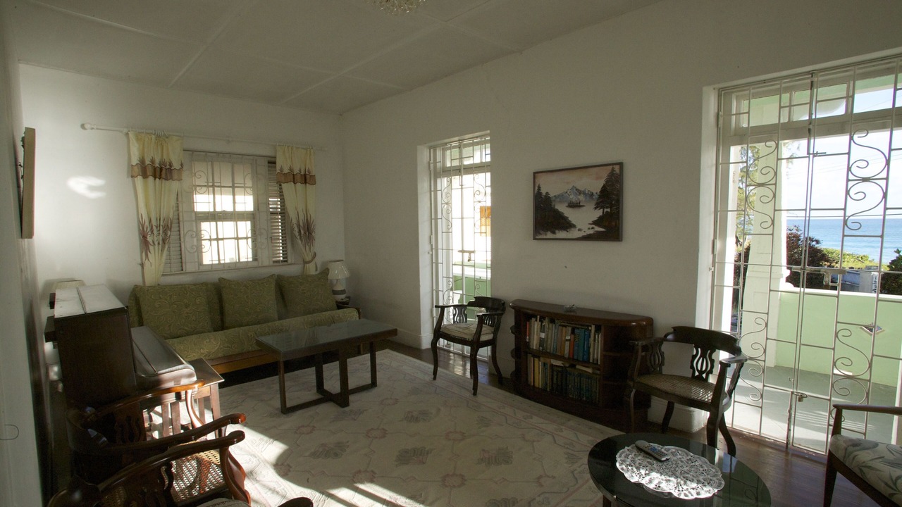 Photo of Livingroom in Enterprise