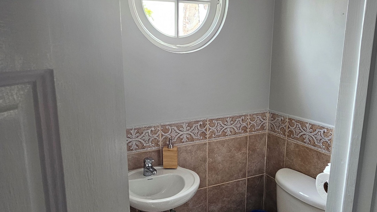 Photo of Bathroom in Porters