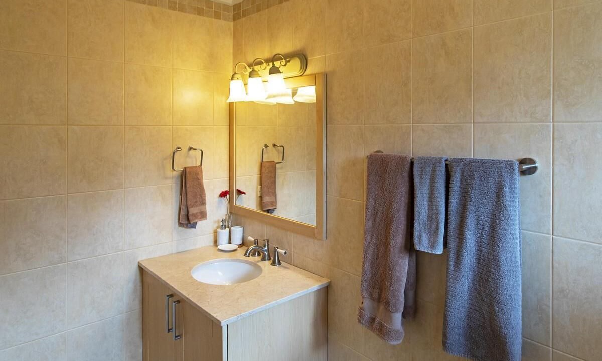 Photo of Bathroom in Halcyon Heights