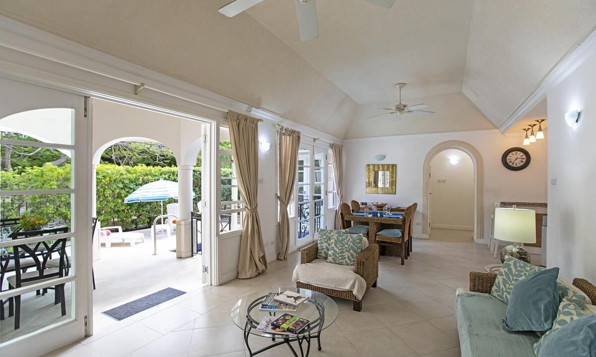 Photo of Livingroom in Halcyon Heights