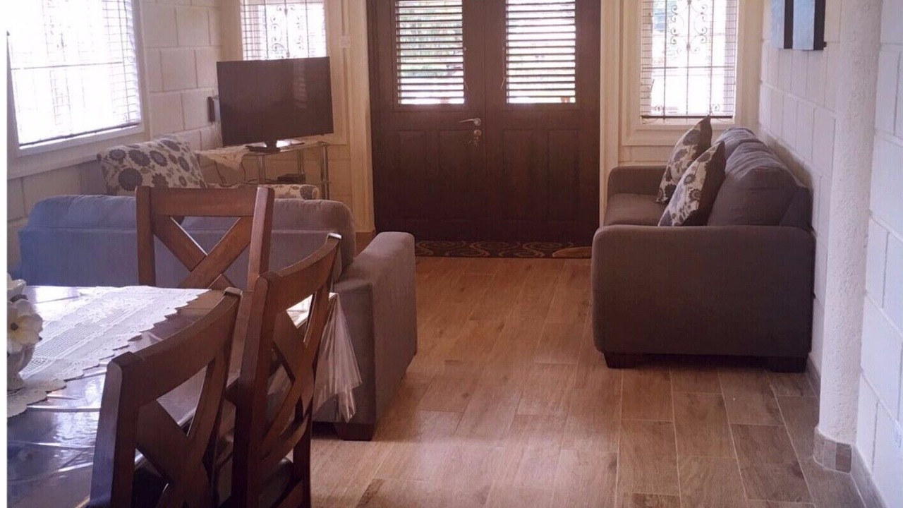 Photo of Livingroom in Halcyon Heights