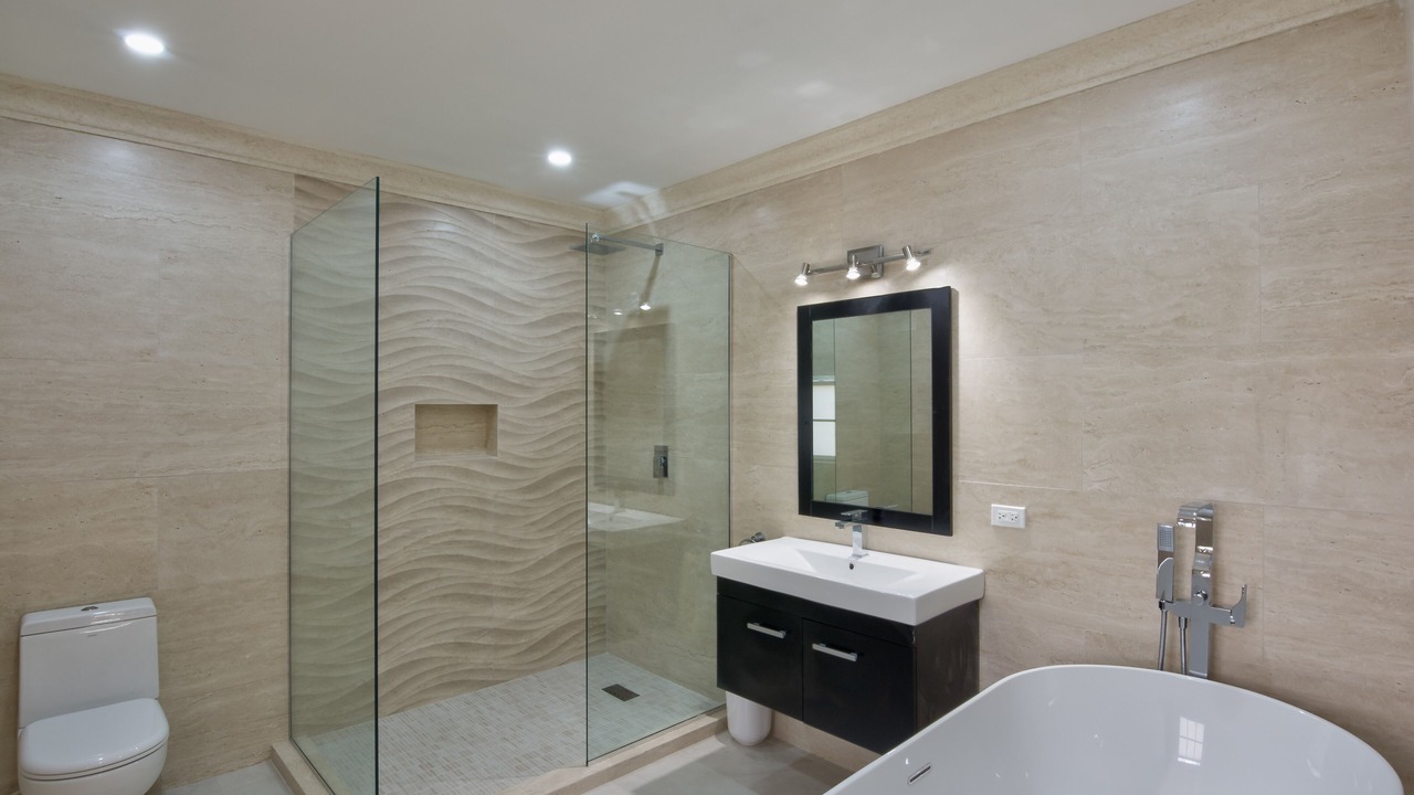 Photo of Bathroom in Porters