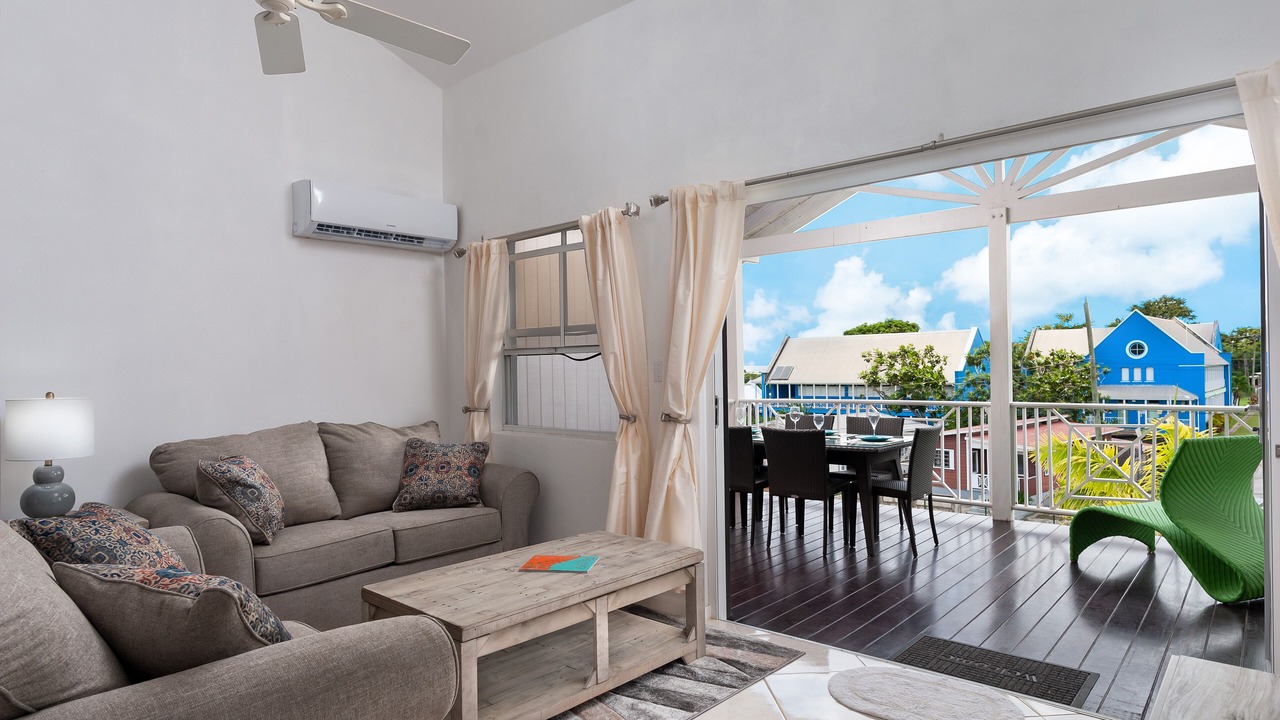 Photo of Livingroom in Weston