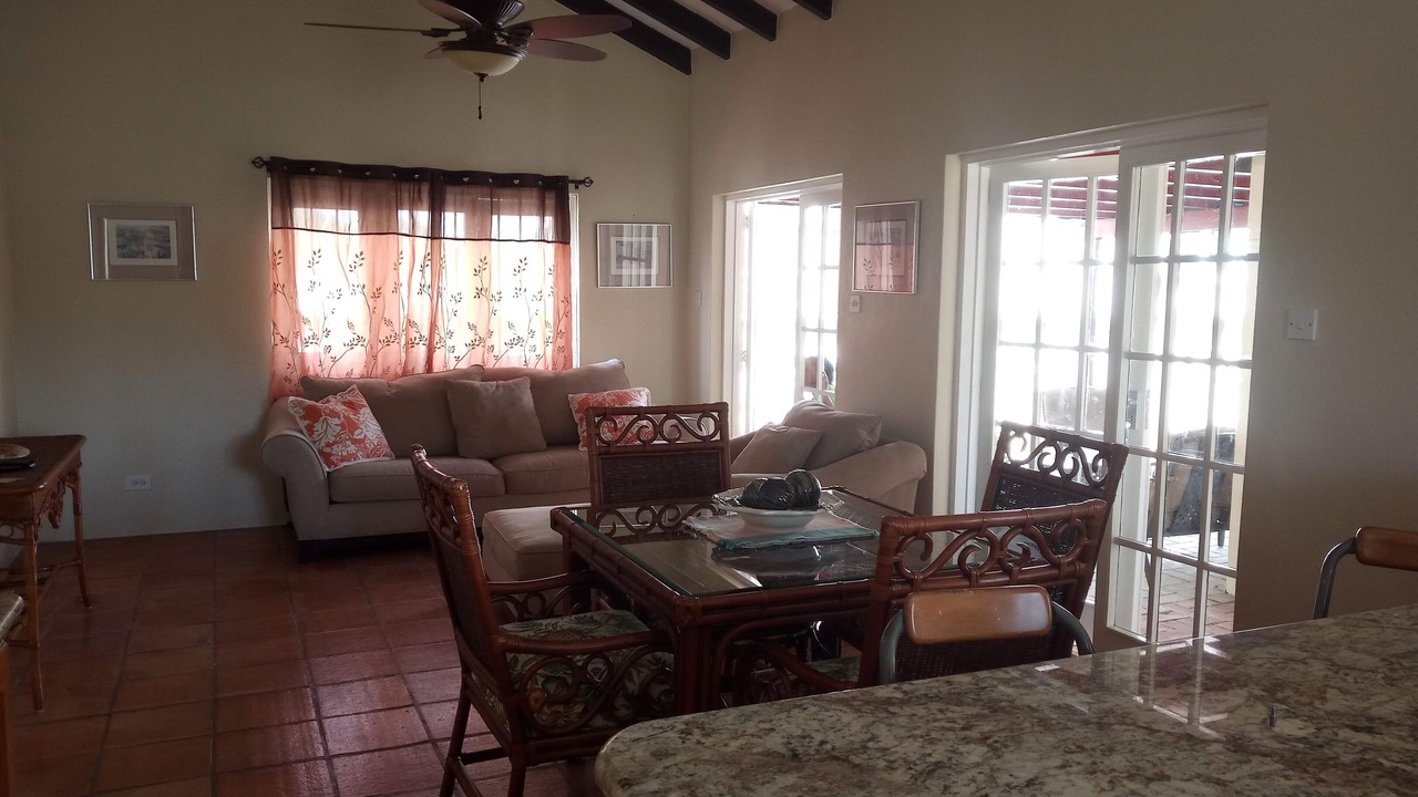 Photo of Livingroom in Shop Hill