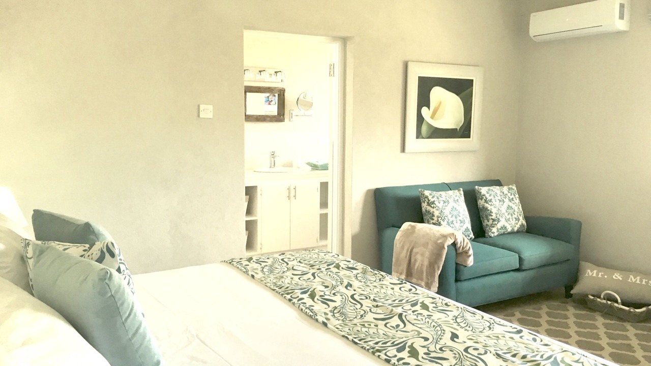 Photo of Bedroom in Oistins