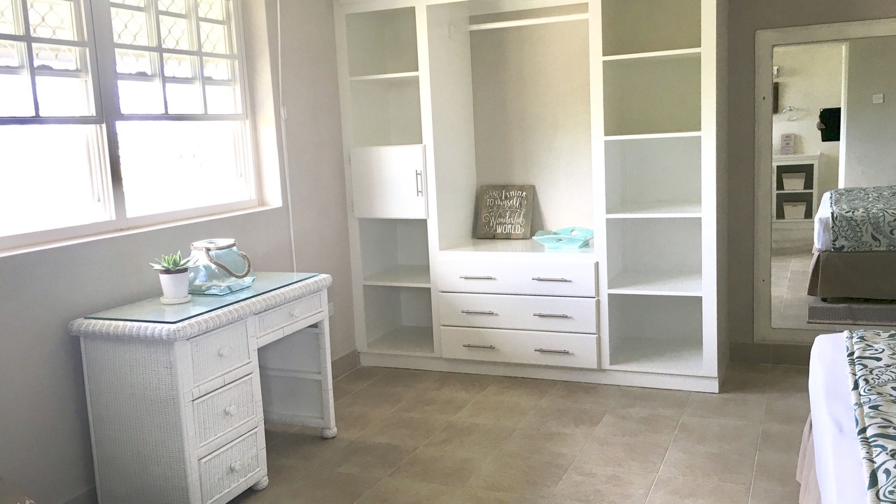 Photo of Bedroom in Oistins