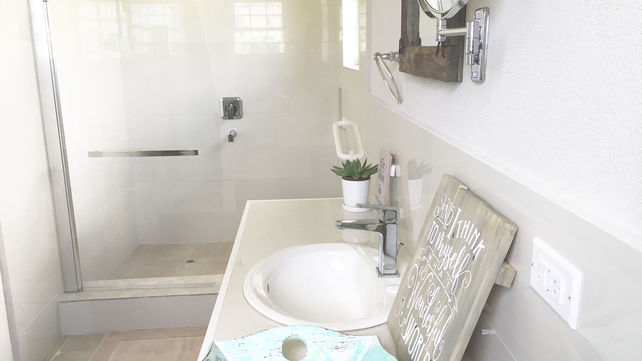 Photo of Bathroom in Oistins