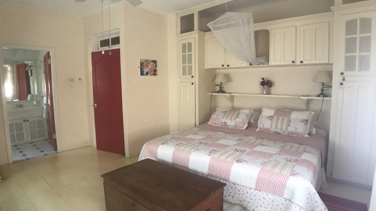 Photo of Bedroom in Oistins