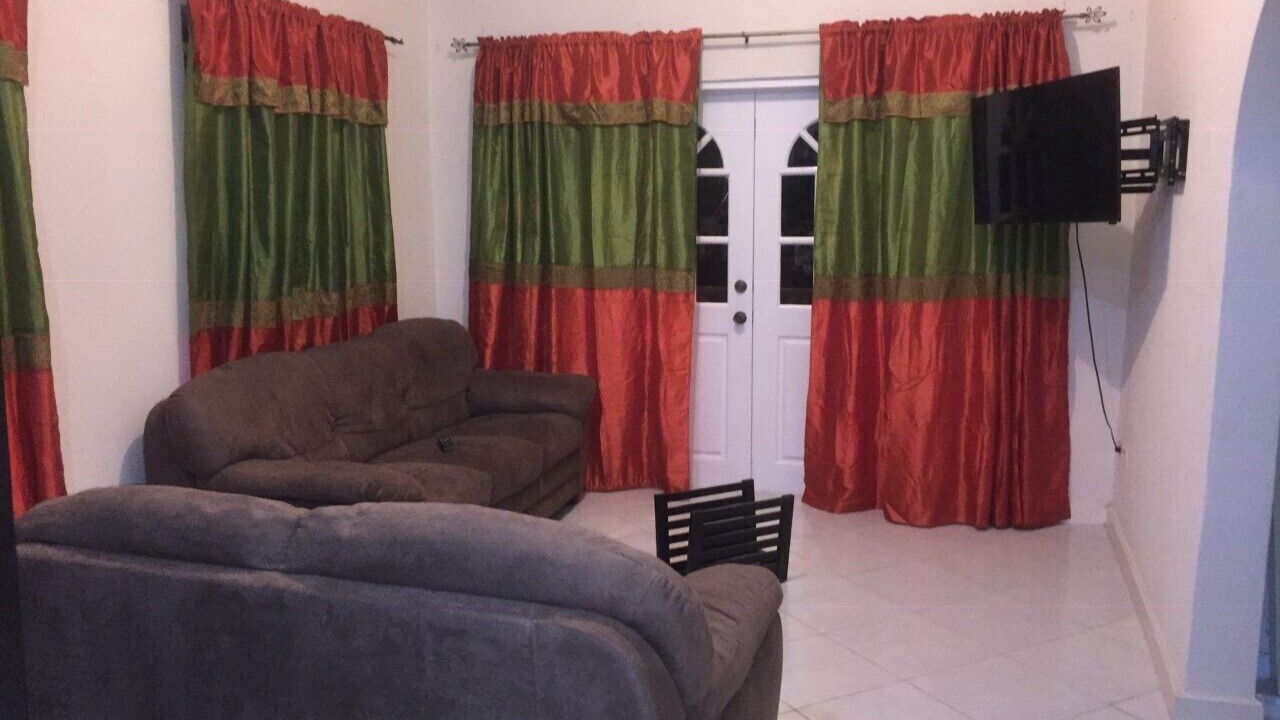Photo of Livingroom in Haggatt Hall
