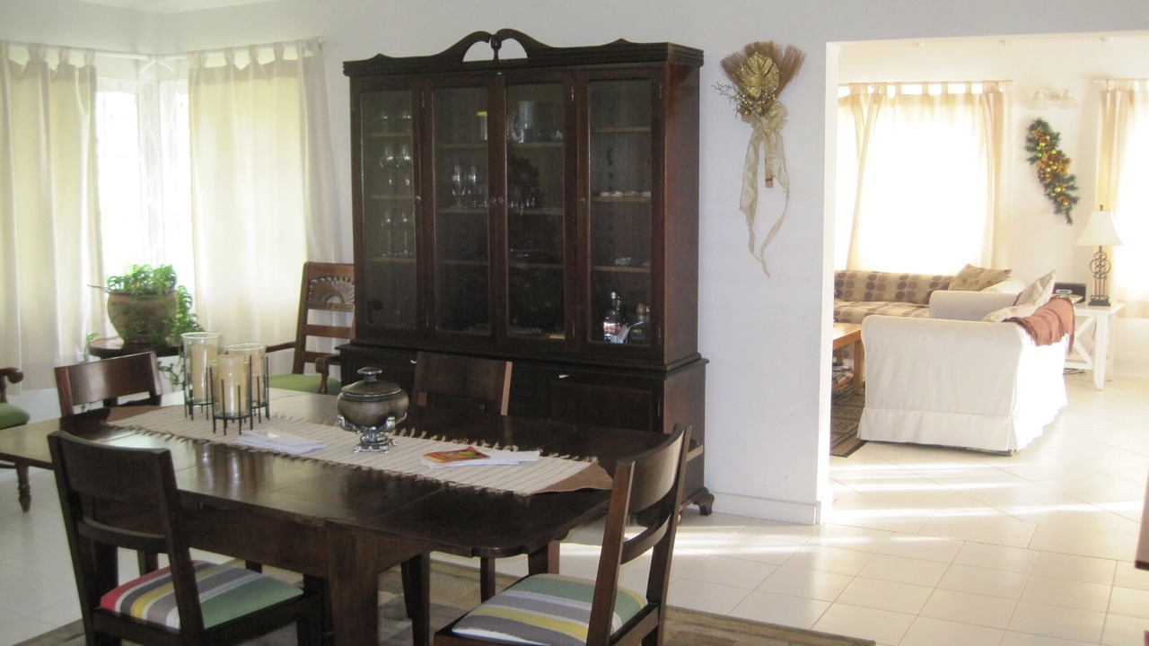Photo of Livingroom in Marine Gardens