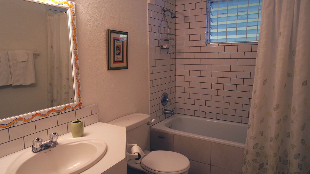 Photo of Bathroom in Marine Gardens