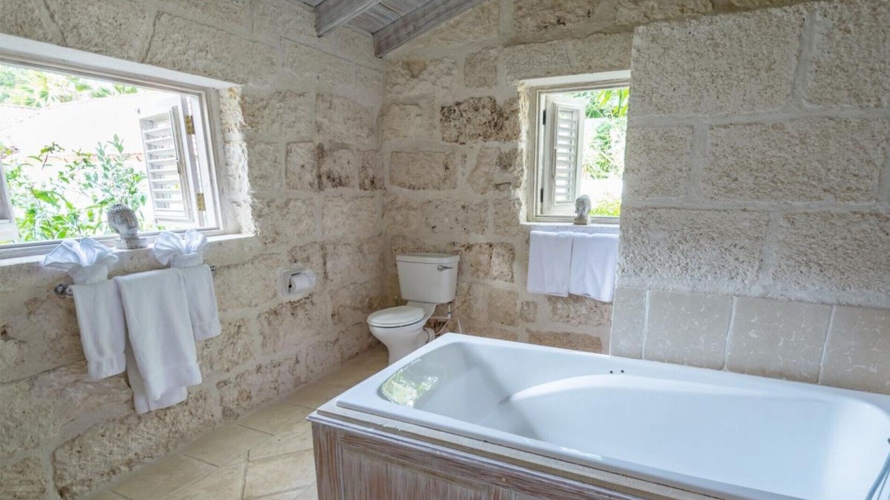 Photo of Bathroom in Porters