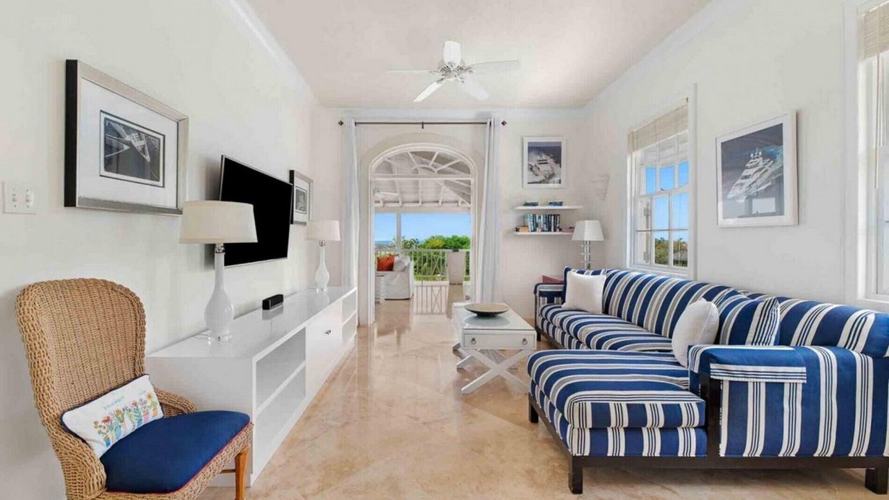 Photo of Livingroom in Holetown