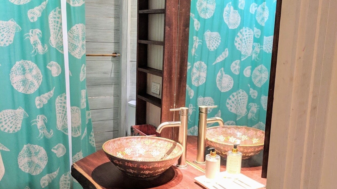 Photo of Bathroom in Foster Hall